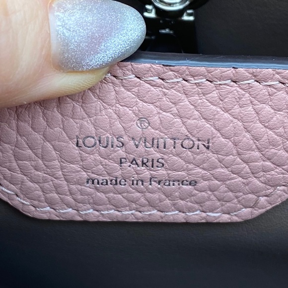 ✈️sold✈️Louis Vuitton CAPUCINES PM,leather bag - Picture 14 of 16